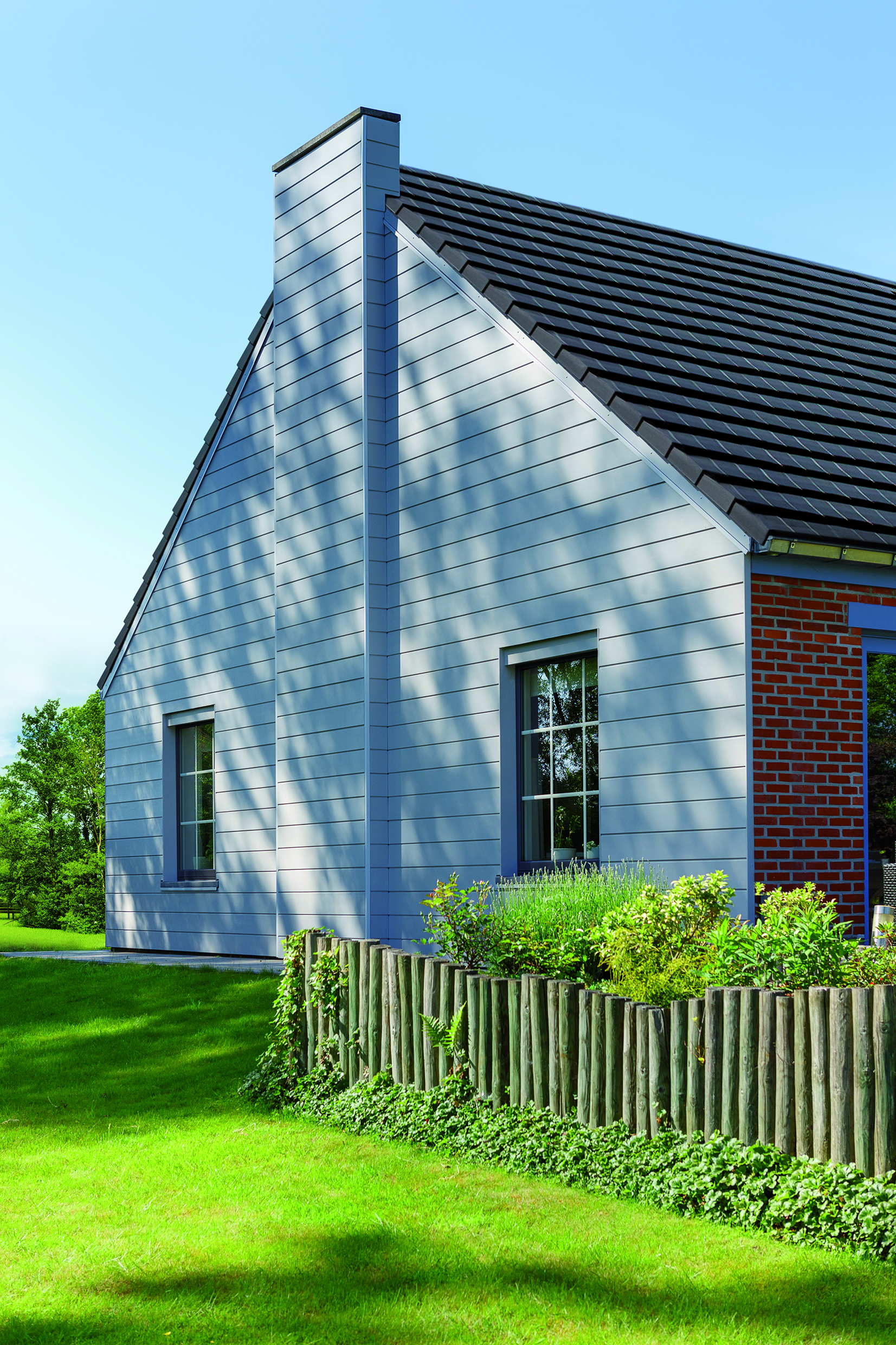6 reasons to choose for cedral clading weatherboard house