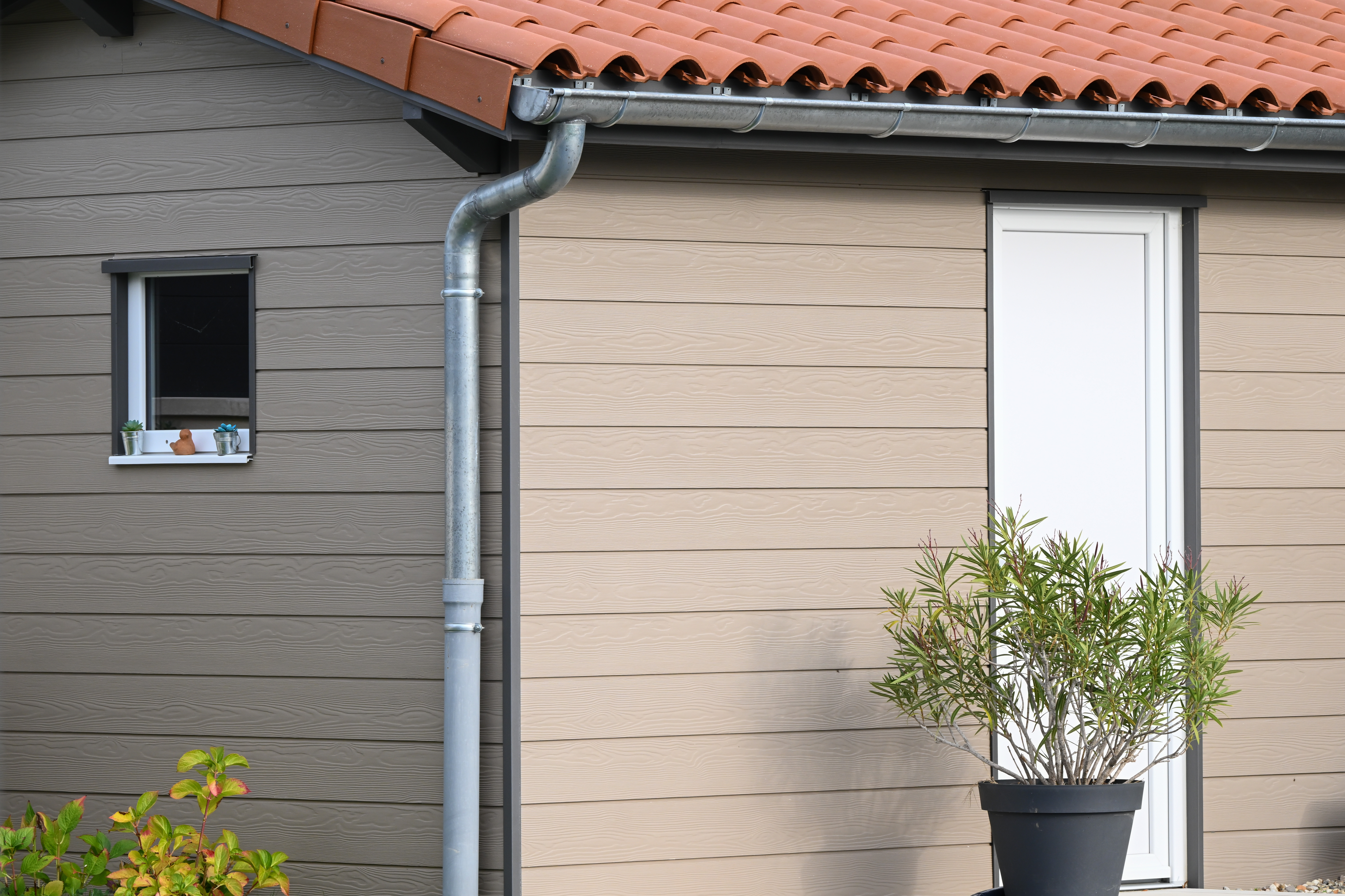 Comment entretenir son bardage en fibres-ciment ? 