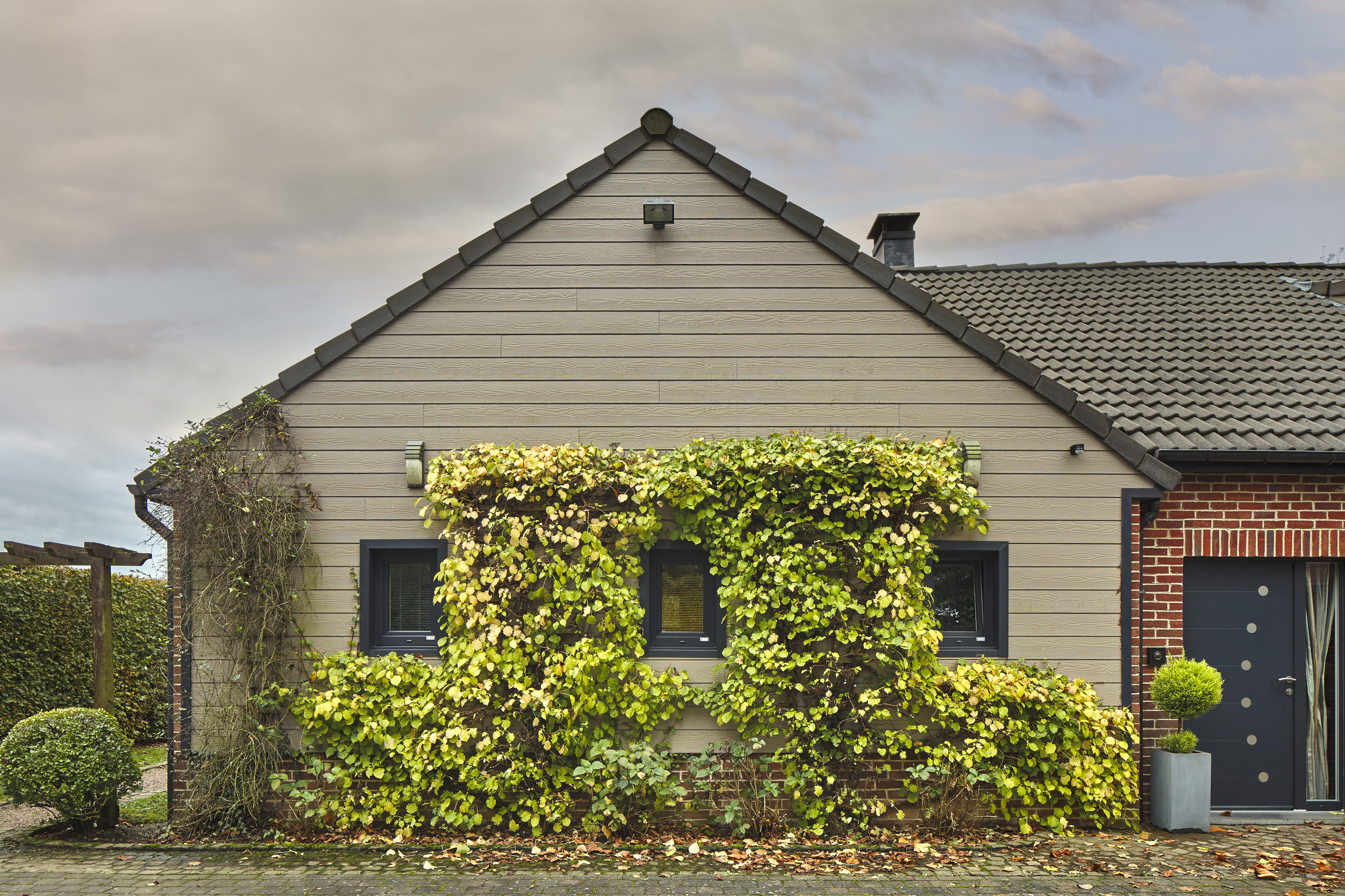 Comment entretenir son bardage en fibres-ciment ? 