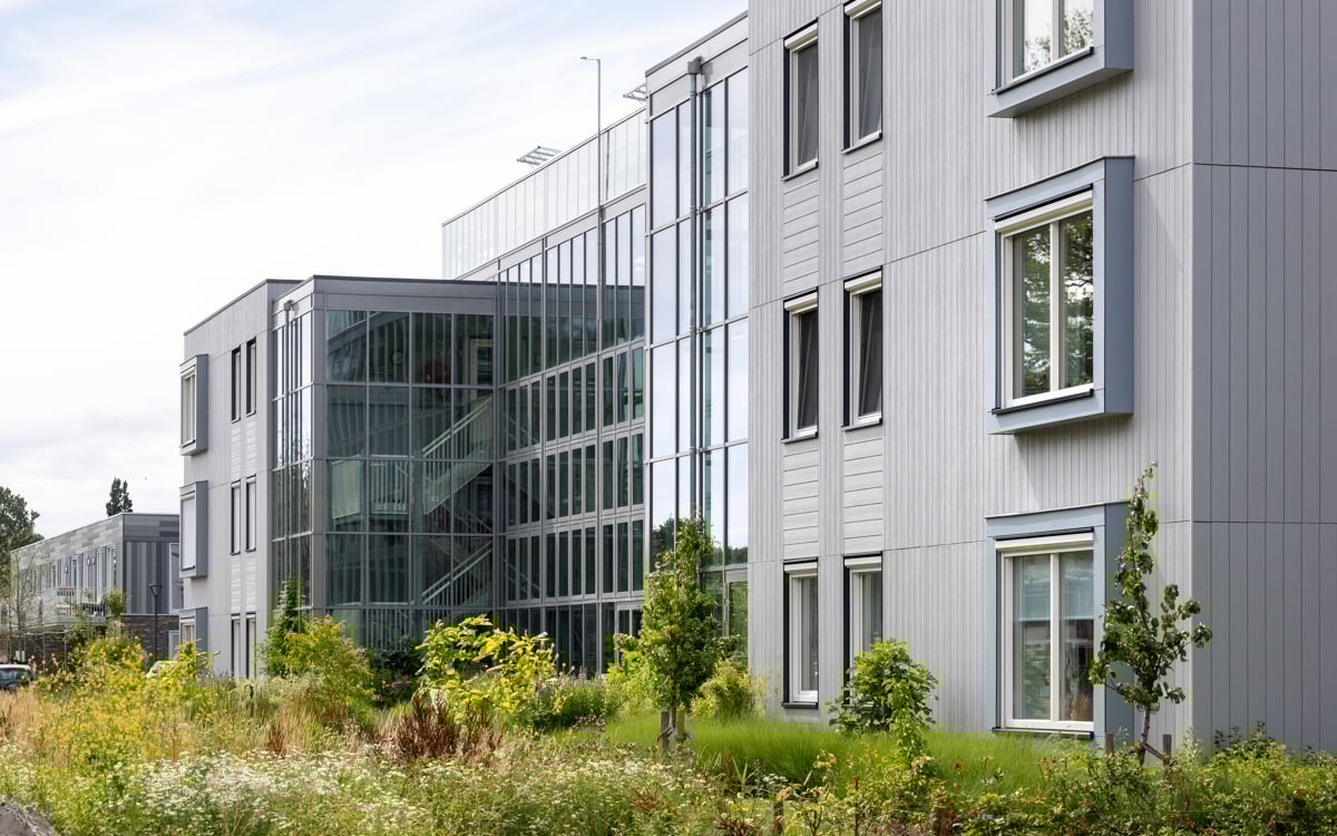 Lames verticales et horizontales pour un concept unique de logement néerlandais