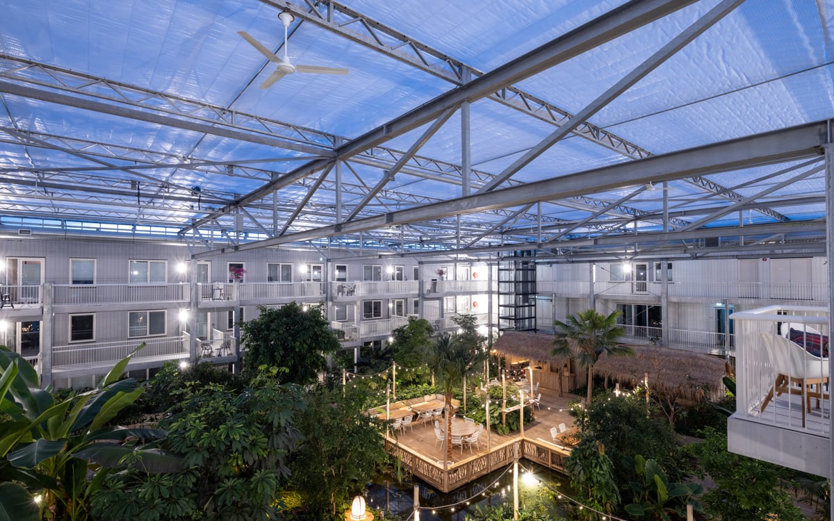 Lames verticales et horizontales pour un concept unique de logement néerlandais