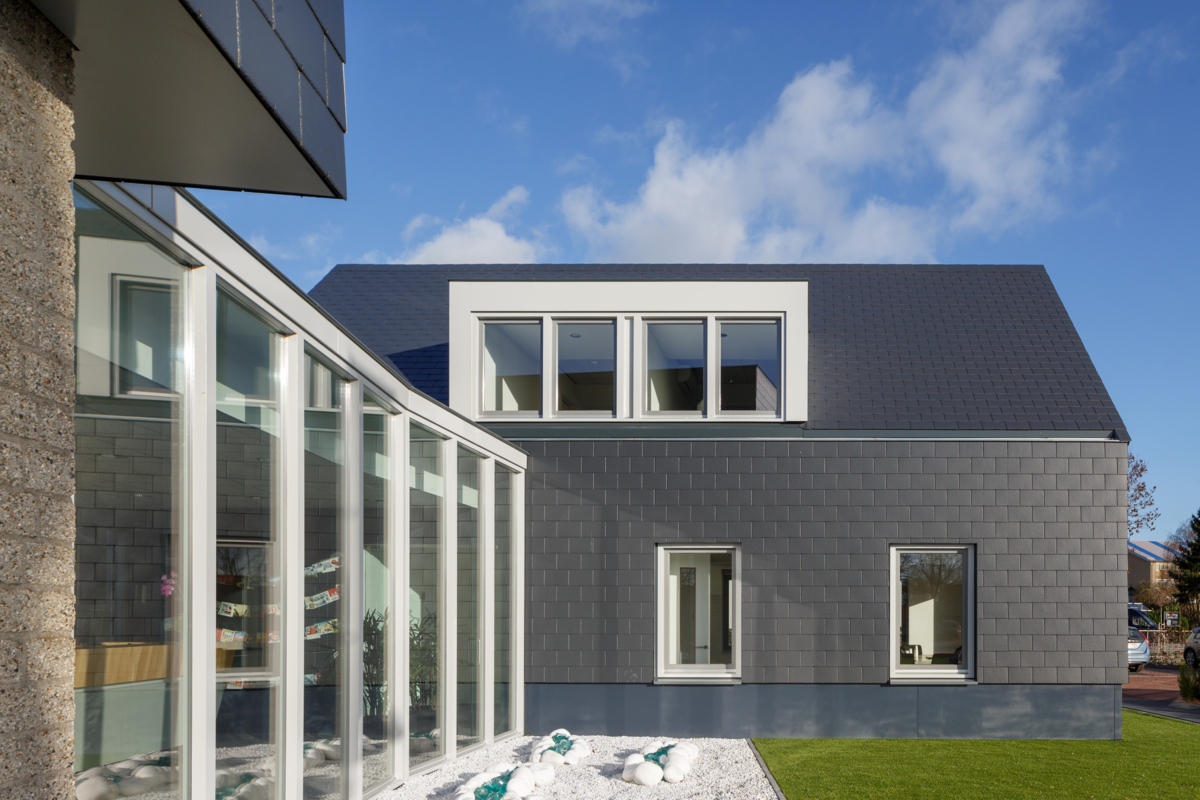 Renovatie bedrijfsgebouw in Geldermalsen met leien 5/6)