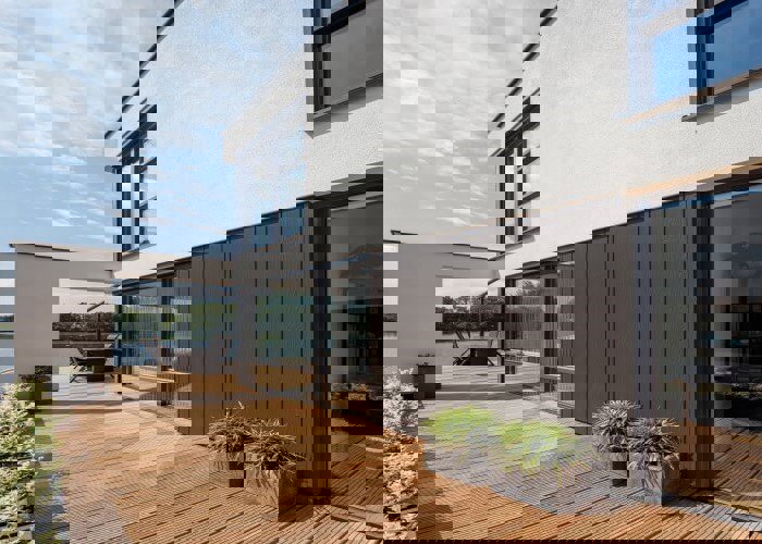Vertical facade cladding: how to install it?