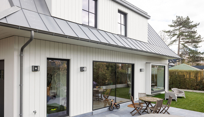 Des lames Cedral blanches pour recréer un style New Hampshire typiquement américain