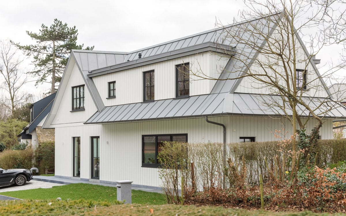 Des lames Cedral blanches pour recréer un style New Hampshire typiquement américain