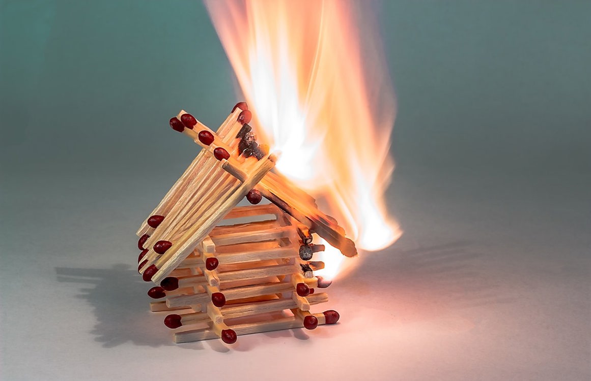 Zagrożenie pożarem – jak rozpoznać niepalne materiały elewacyjne?