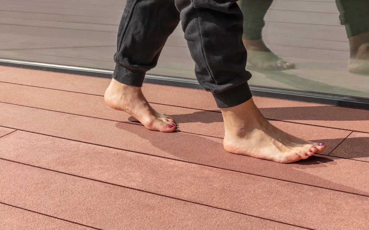 Choose a terrace floor that perfectly blends in with nature