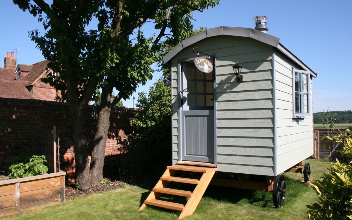 cedral-facade-sheppards-hut