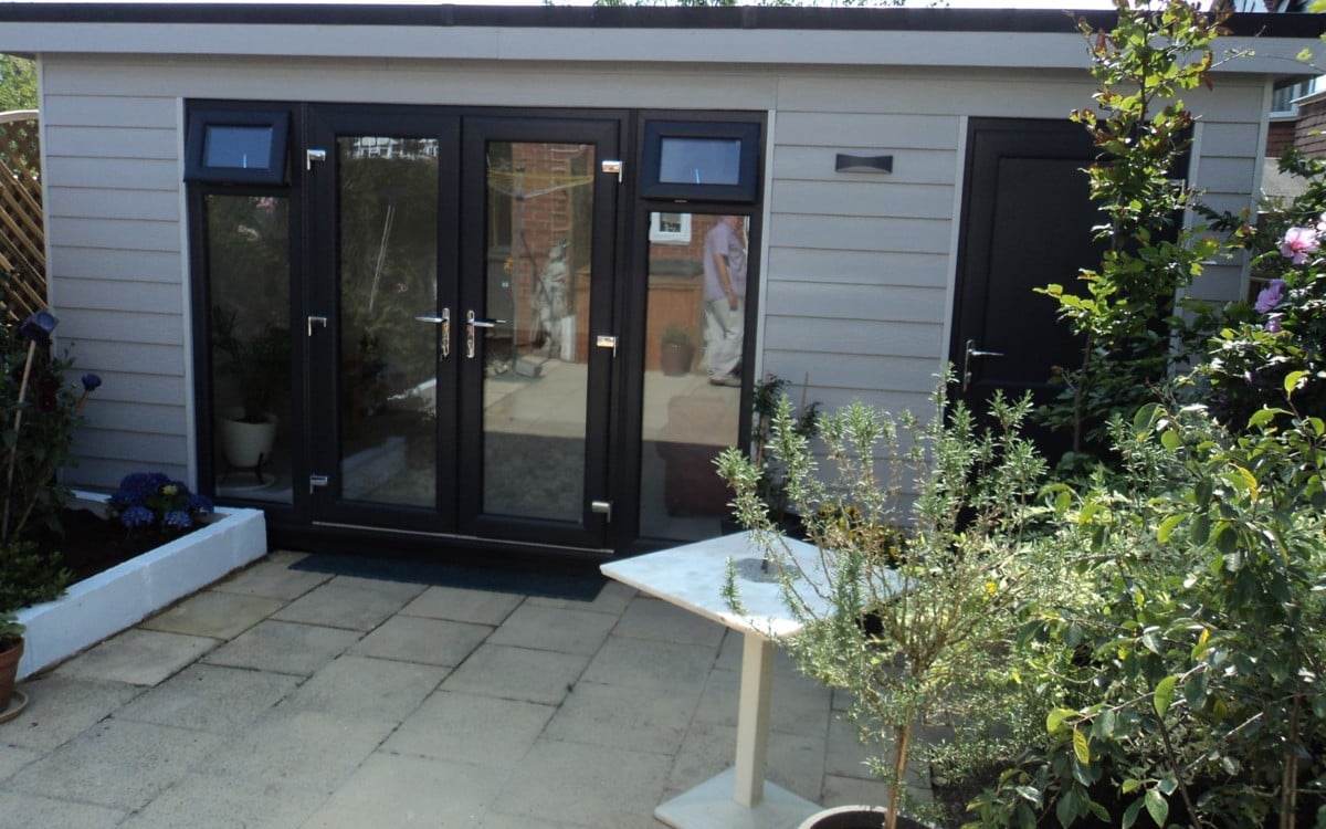 Télétravail :  Créez un espace bureau dans votre jardin avec Cedral !