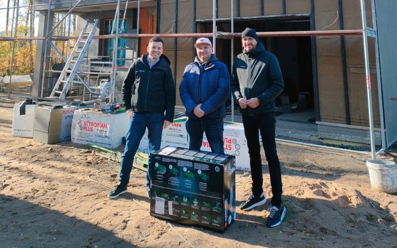 rozdanie nagrody głównej w konkursie Cedral