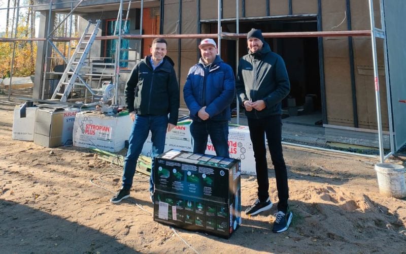 rozdanie nagrody głównej w konkursie Cedral