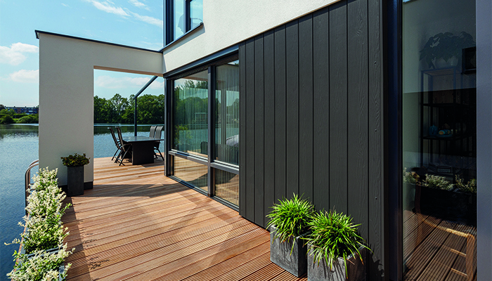 Тренд в оформлении фасада - вертикальный монтаж