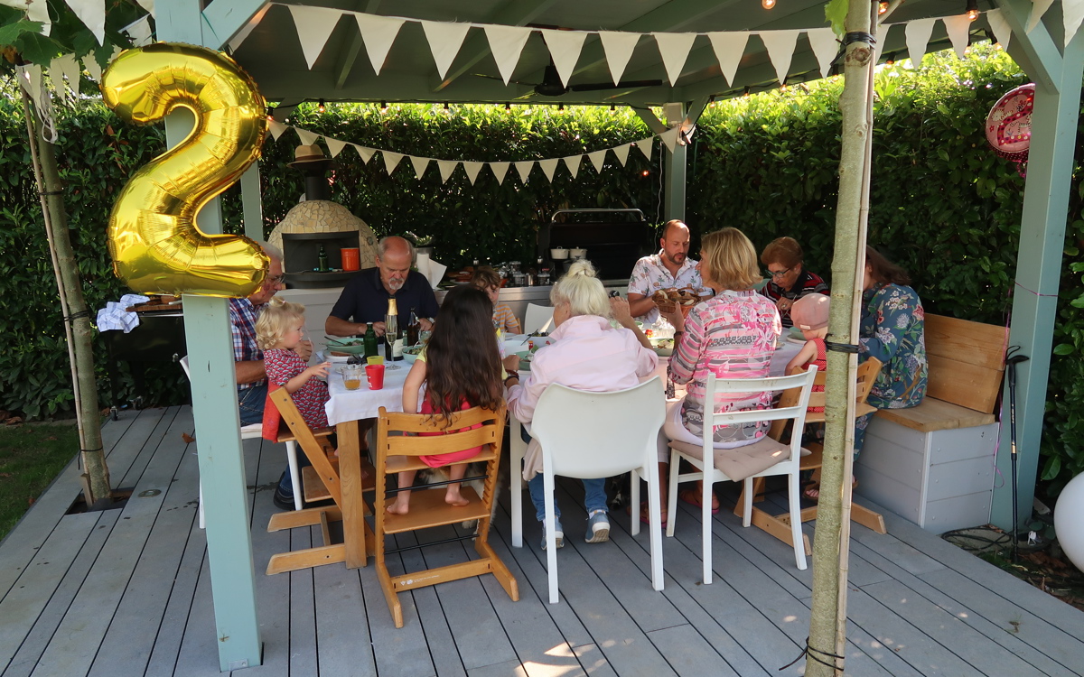 Creating an outdoor kitchen area with Cedral Terrace