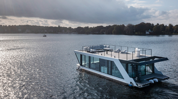 Ein Boot mit Cedral Terrasse?