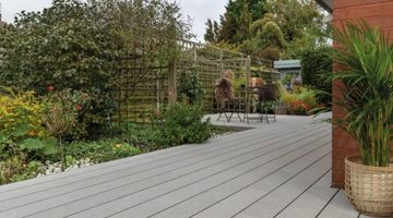 Wie Sie Ihre Terrasse für die Saison vorbereiten
