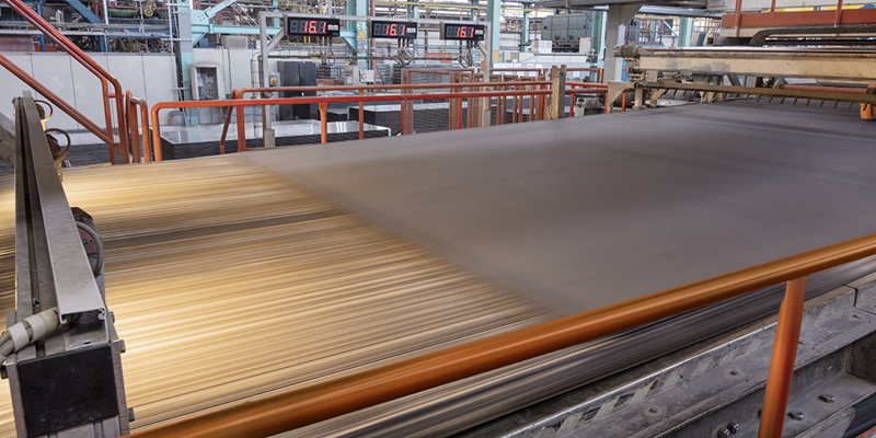 Les lames et ardoises en fibres-ciment constituent une solution durable et esthétique pour votre façade. Ce type de bardage présente de nombreux atouts.