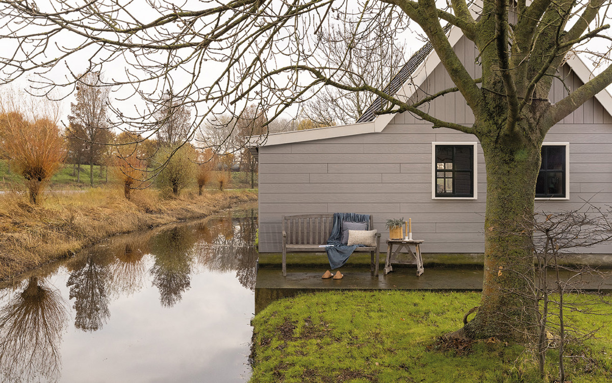 Nous avons rénové nous-mêmes notre cottage avec des lames de façade Cedral ! Résultat ? Un relooking intemporel et élégant 