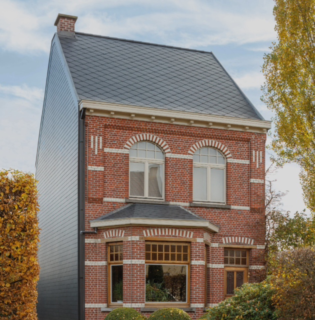Grijze Cedral leien op klassieke vrijstaande woning