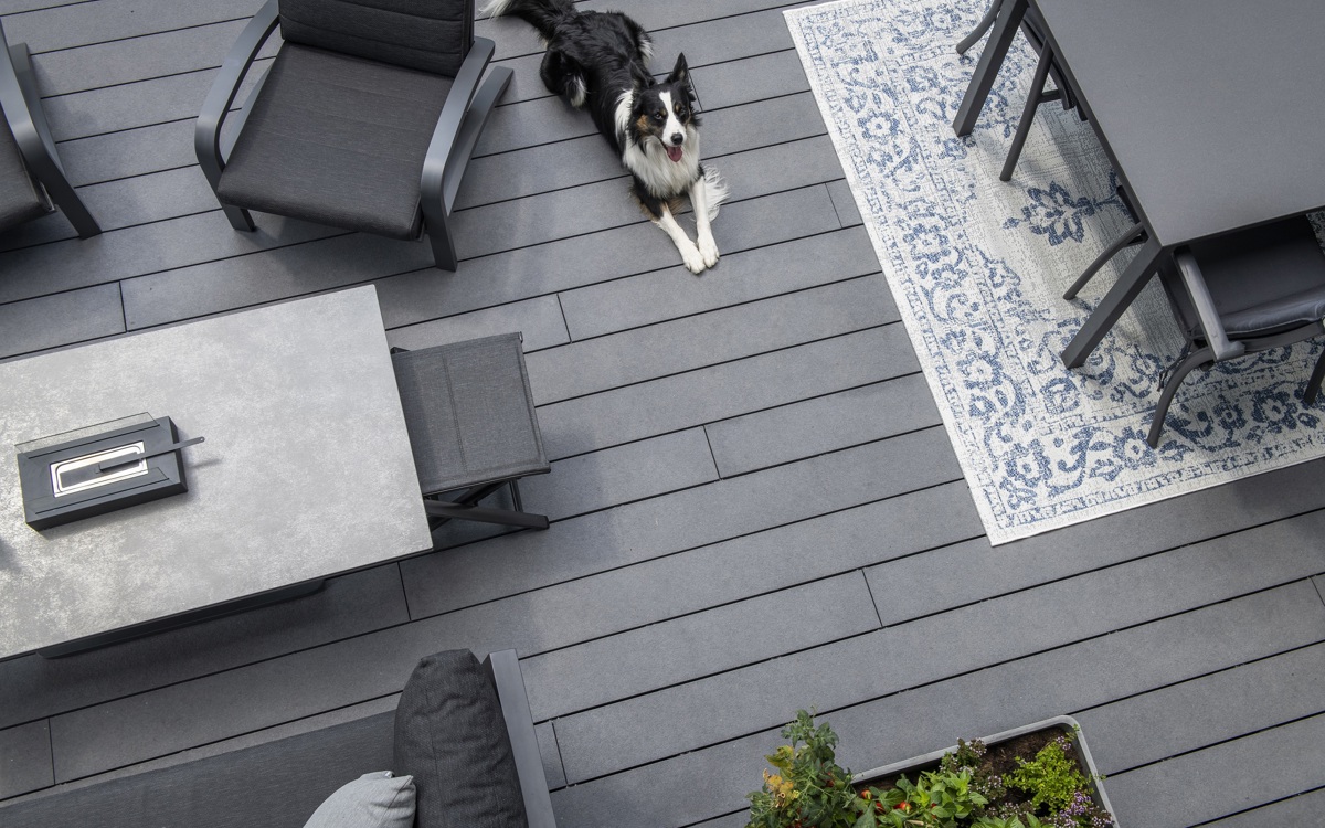 Modern terras rond een zwembad in Balen (testimonial)