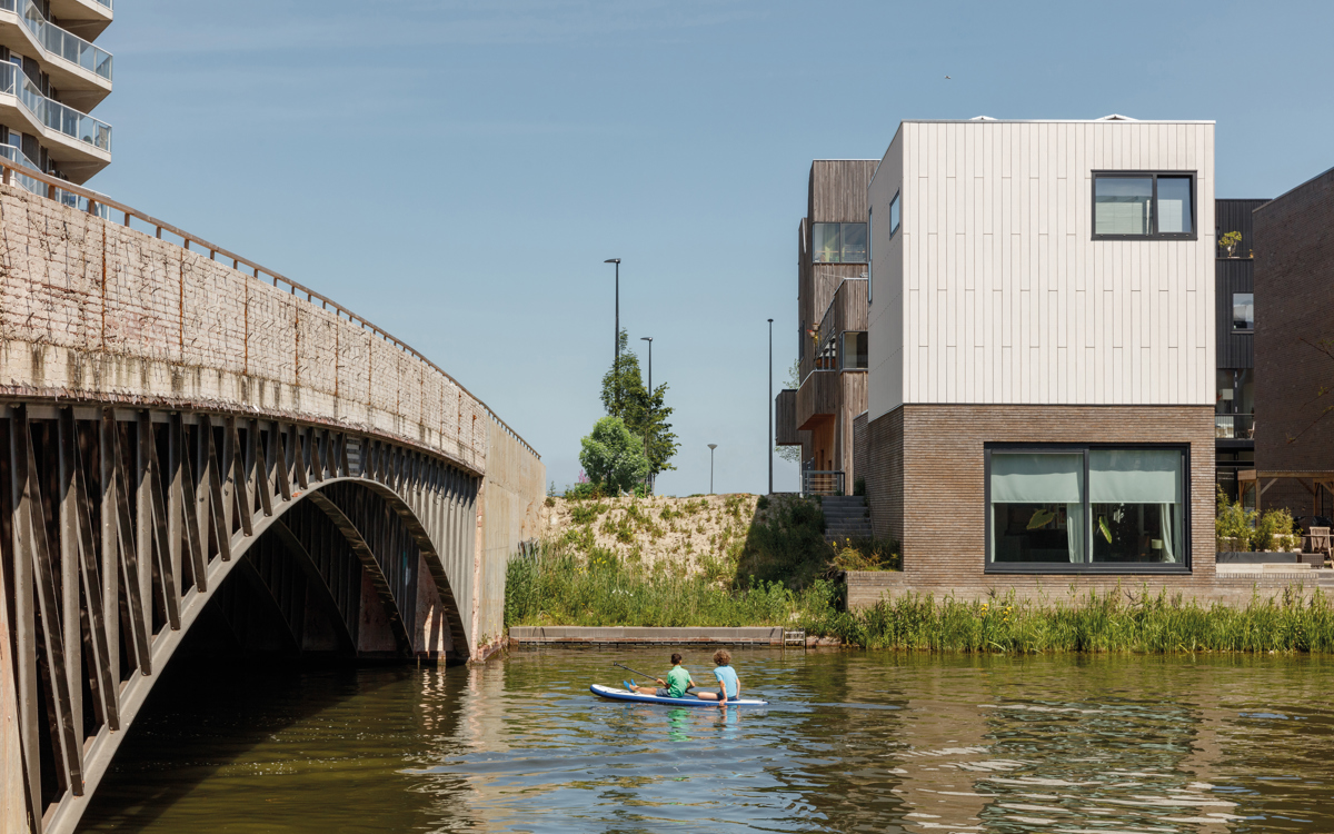 Zeven woningen met een unieke verticale gevel