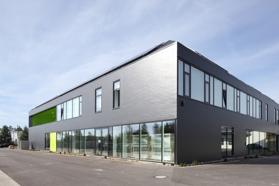 Company Building in Roth3/5