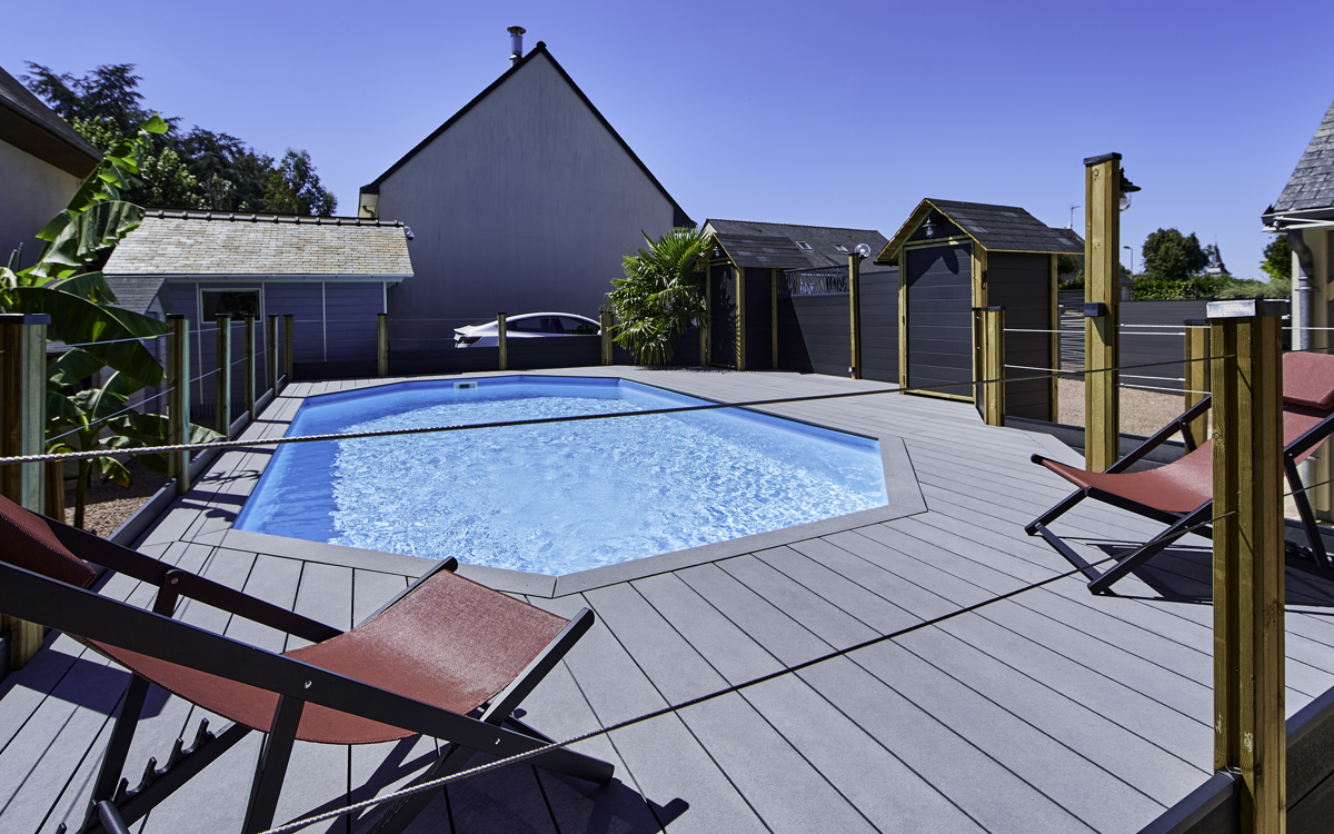 Quel matériau choisir pour une margelle de piscine ?