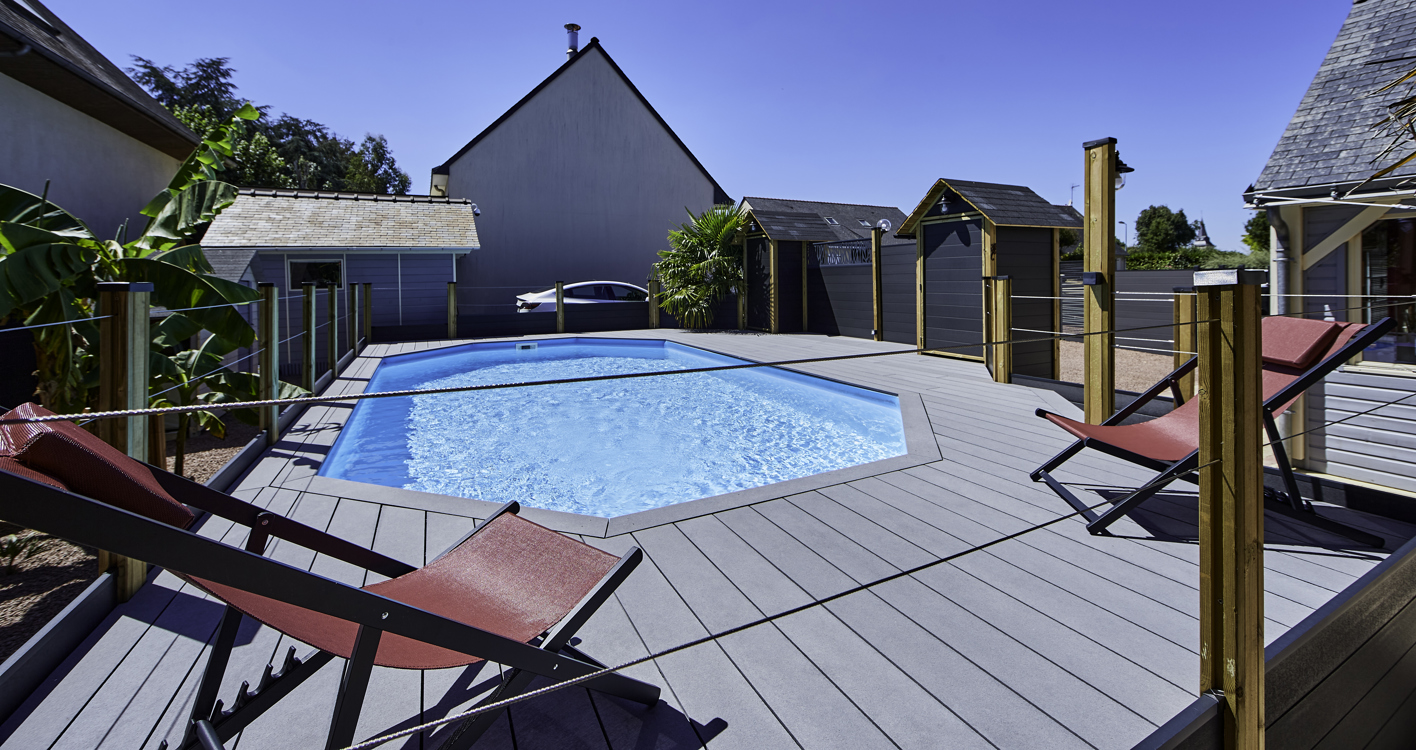 What material to choose for your poolside terrace?