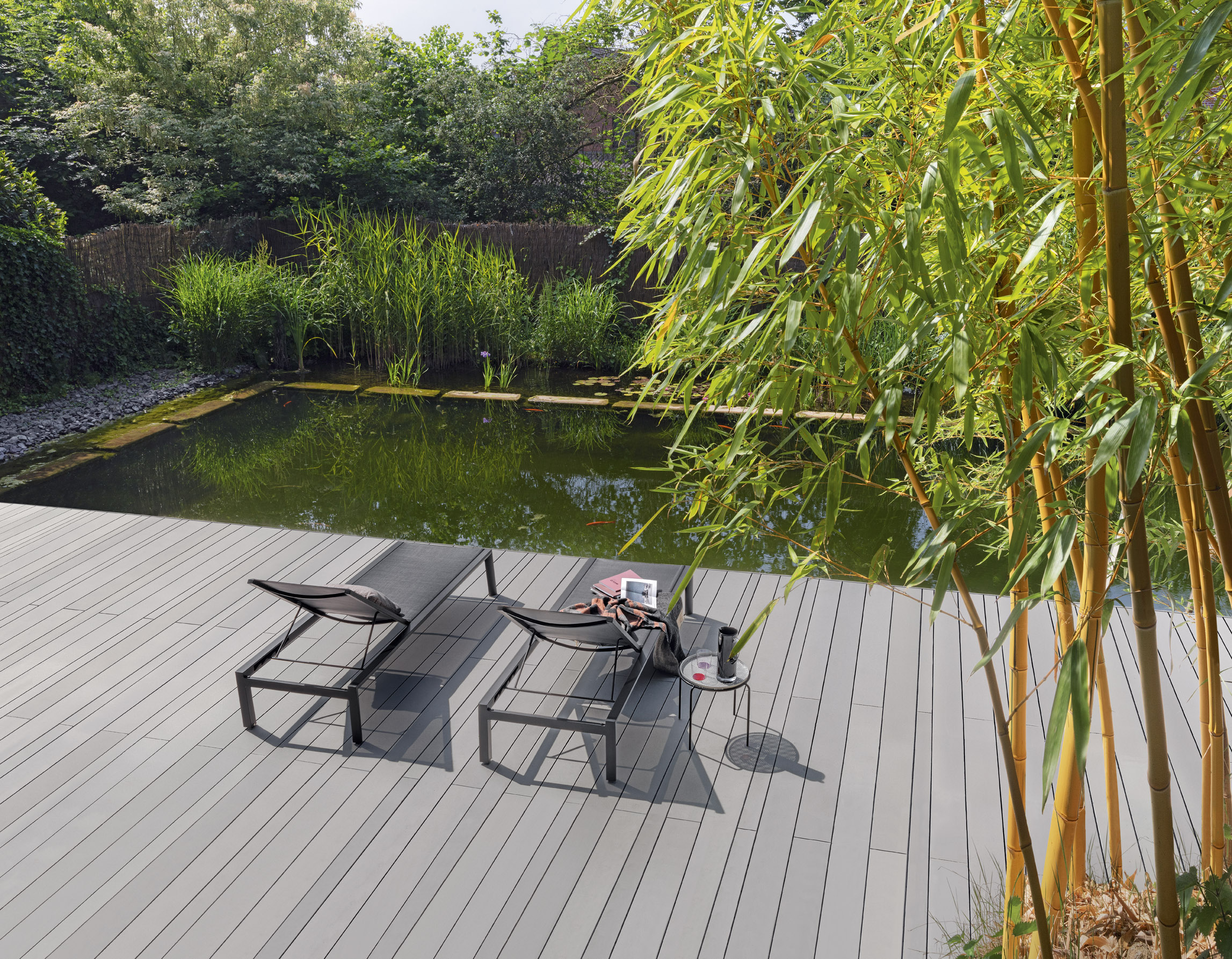 Terrasse Schwimmteich